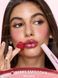 Зволожуючий блиск для губ Crystal Glaze відтінку Berry Smoothie 10062 фото 4