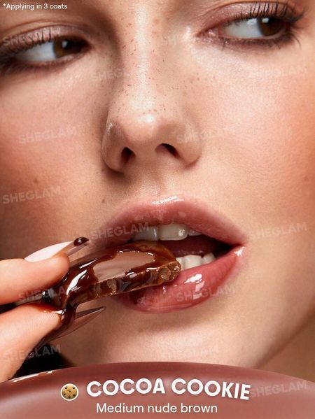 Зволожуючий блиск для губ Crystal Glaze відтінку Cocoa Cookie з помпоном 10065 фото