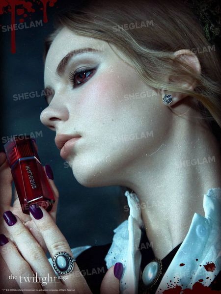 Матові рум'яна The Twilight Saga X SHEGLAM Forbidden Love Liquid Blush Сутінки 10018 фото